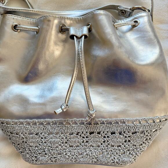 Moda Attiva Metallic Silver Hobo Drawstring Crossbody Bag Purse - Picture 8 of 10